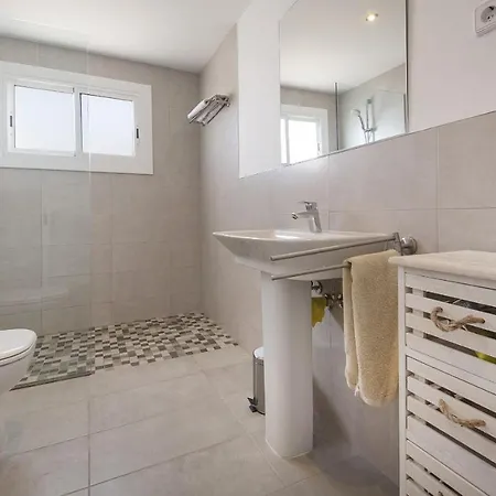 아파트 R13 Beachfront Apartment Segur